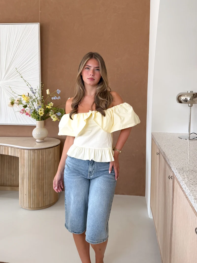 Off shoulder Amy butter yellow