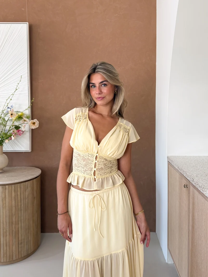 Top Bobbie butter yellow
