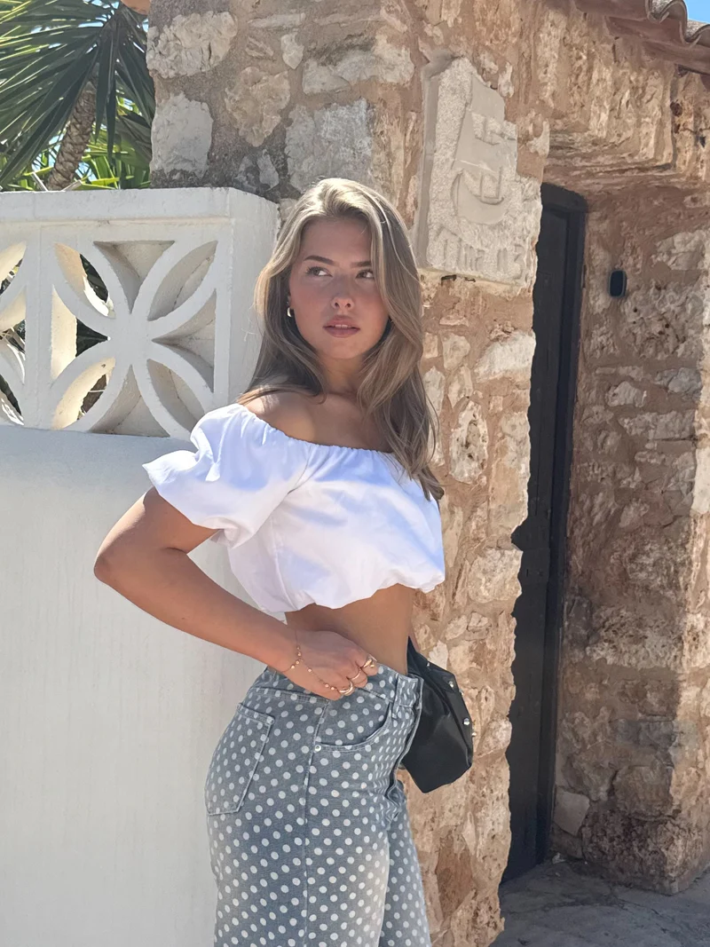 Off shoulder Kiara top
