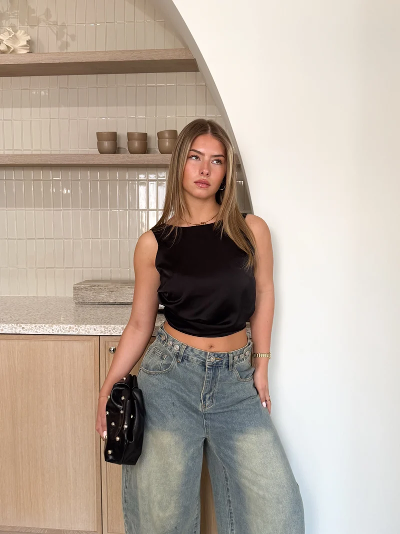 Satin top Jill zwart