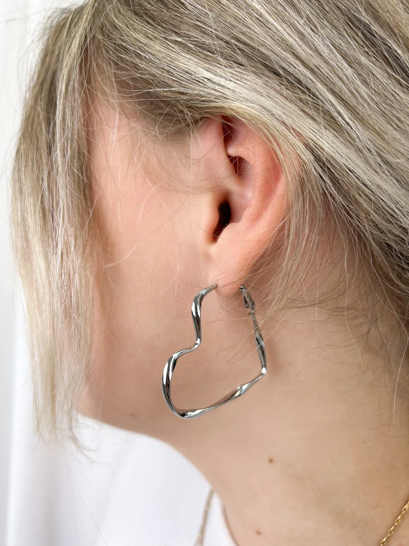 Earring rainbow heart zilver