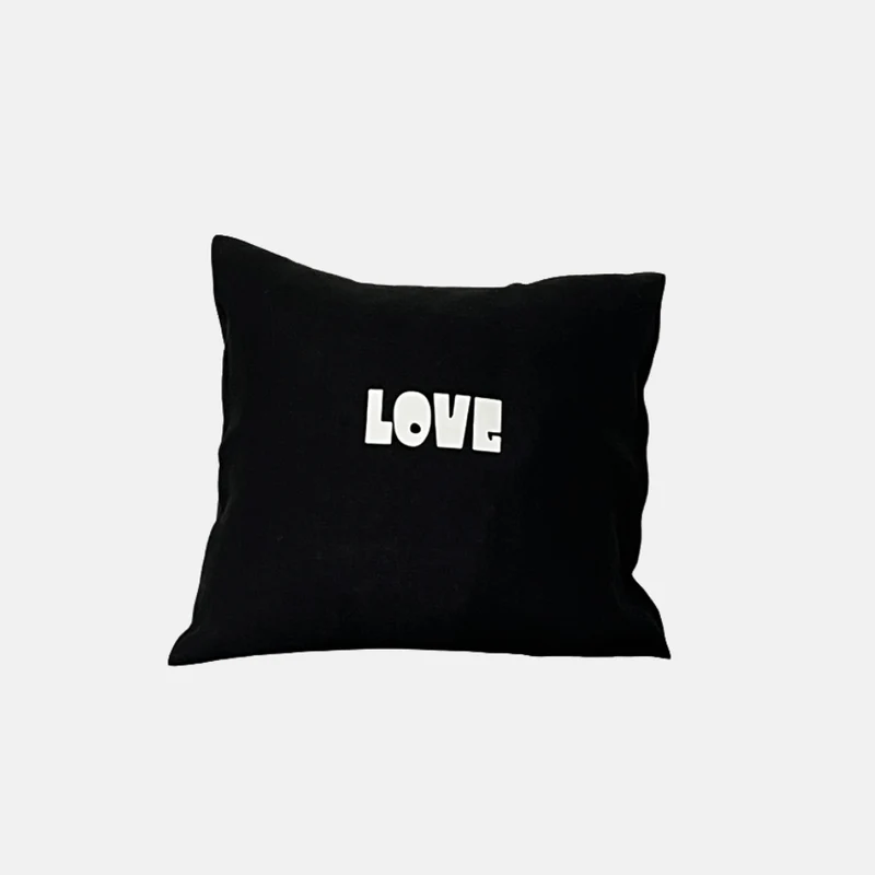 Kussenhoes Zwart Bold LOVE wit