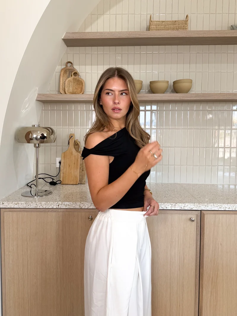 Top Yael zwart