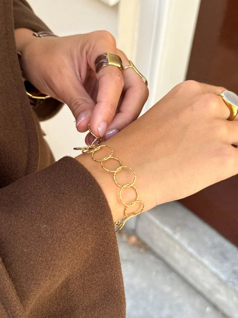 Circle of Gold armband