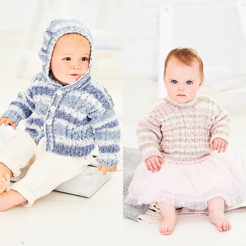 Breipatroon Stylecraft Bambino Prints DK No. 9749 Babyhoodie en trui (Digital)