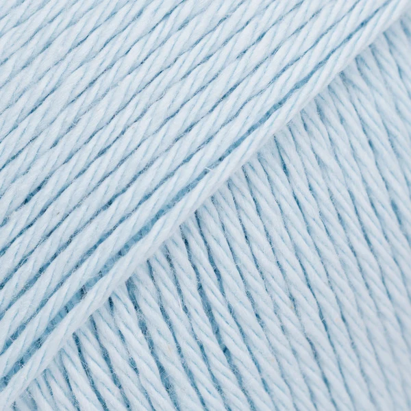 Drops Magic Uni Colour 26 Lichtblauw