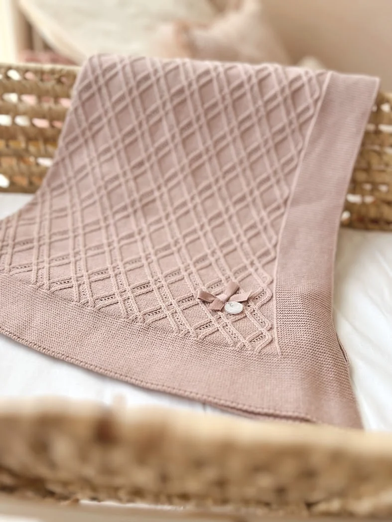 Gebreid babydekentje kruislings patroon - rosemary
