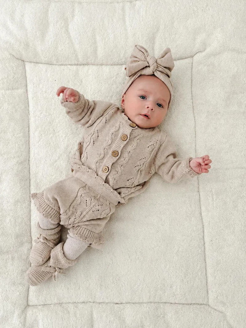 Gebreid 2-delig vintage bloomer baby setje - zand