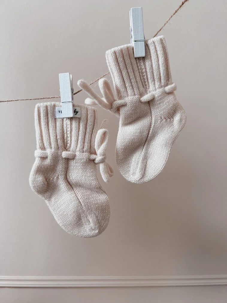 Gebreide babysloffen merino wol - beige